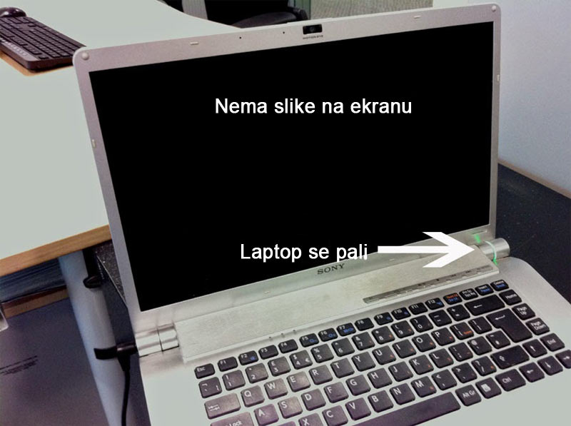 laptop crn ekran
